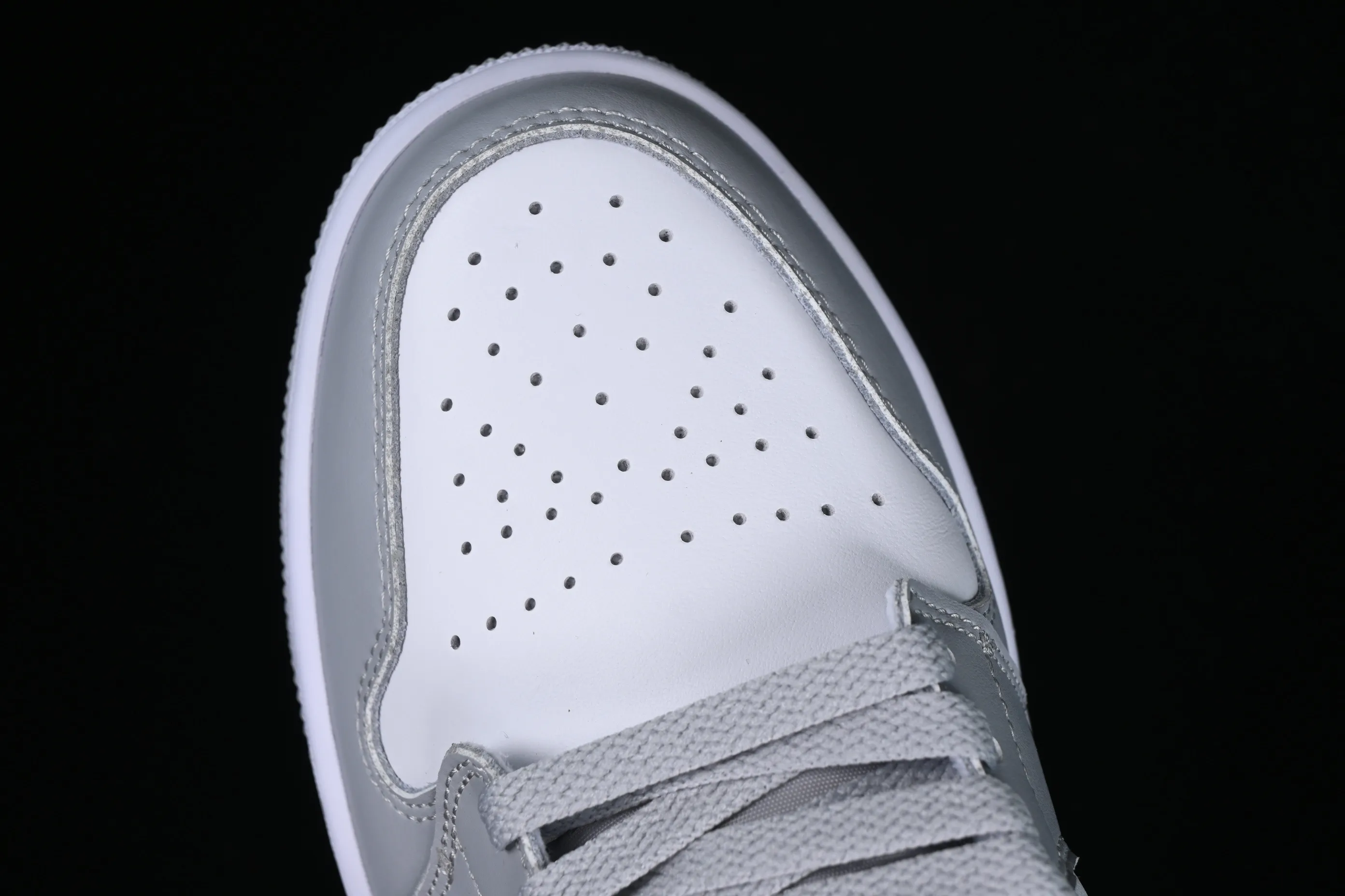 All categories Air Jordan Jordan series basketball shoes Air Jordan 1 Mid Air Jordan 1 Mid AJ1 Joe 1 gray blue Zhongbang basketball shoes DQ8426-104